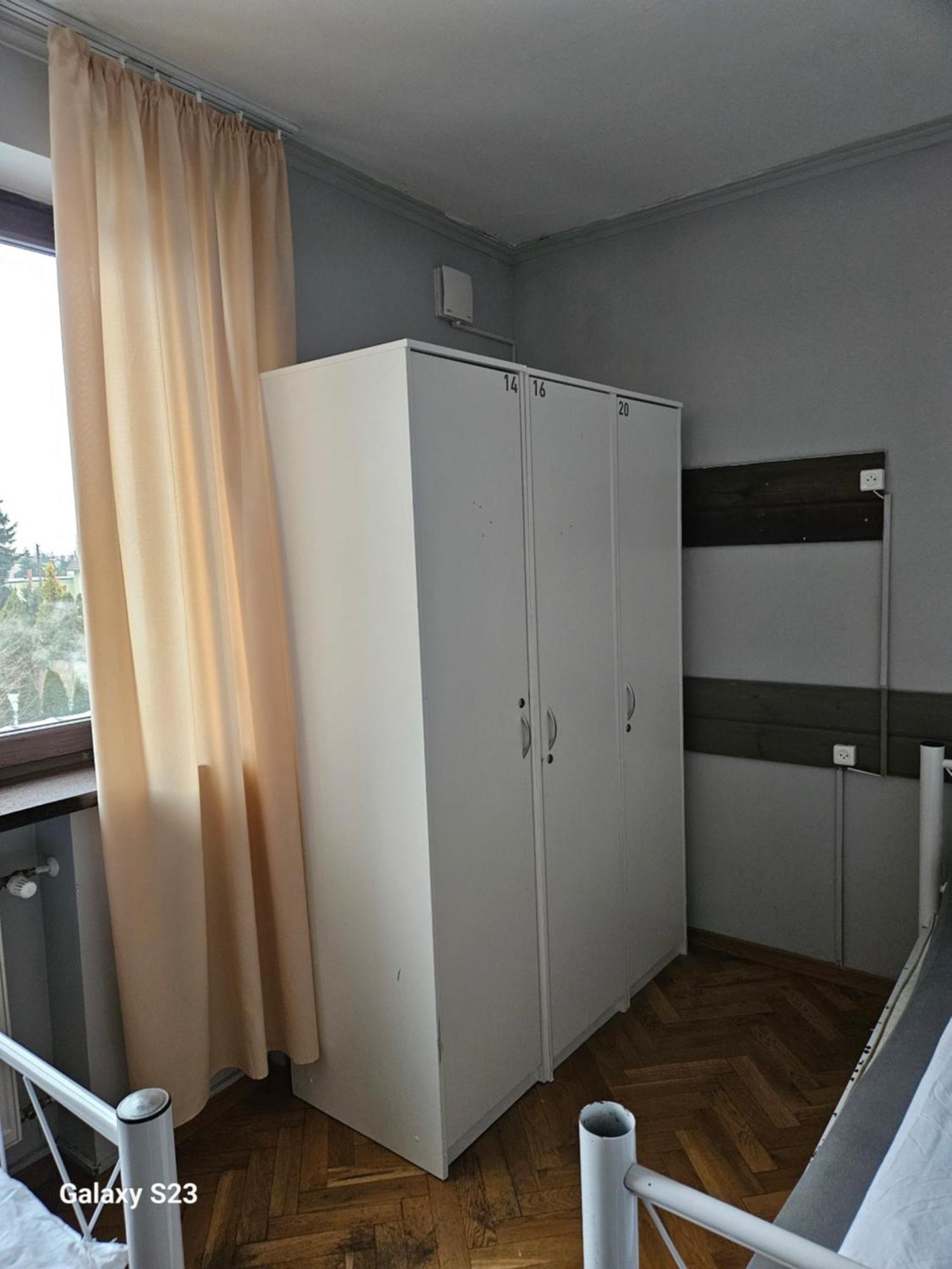 Pokoje Pracownicze Кімнати Для Працівників,Гуртожиток Swarzędz Exterior foto