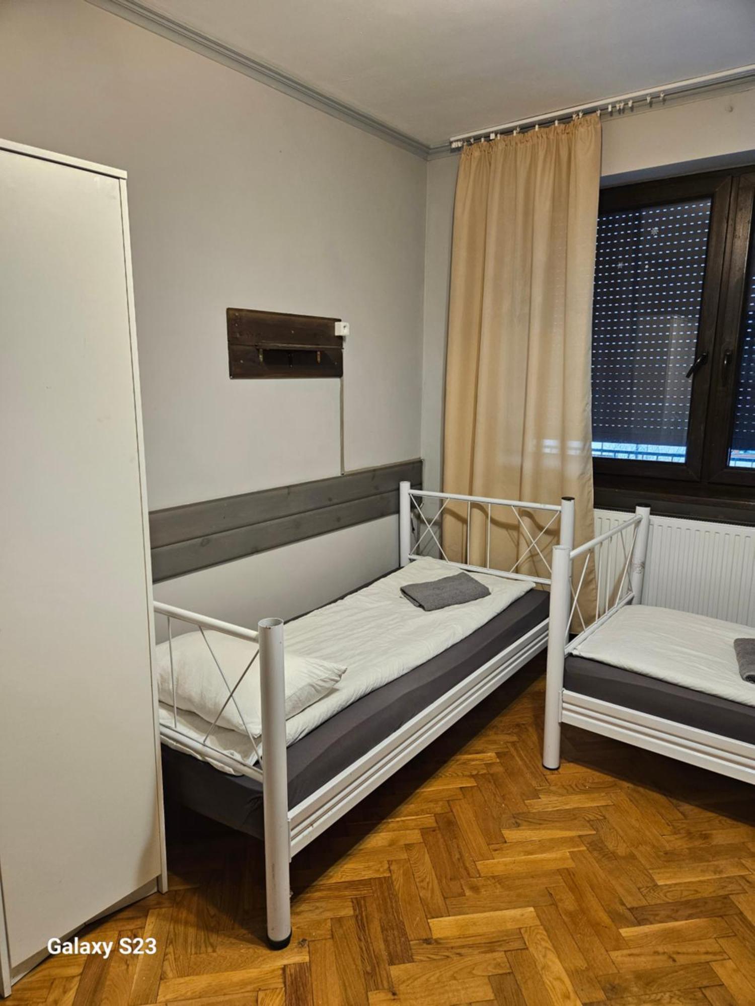 Pokoje Pracownicze Кімнати Для Працівників,Гуртожиток Swarzędz Exterior foto